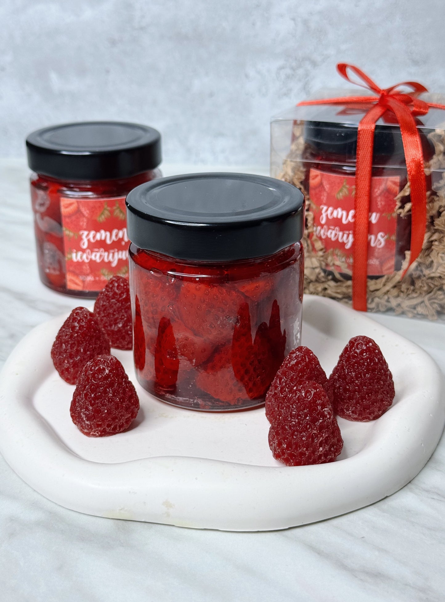 “Zemeņu ievārījums”, sojas + gēla vaska svece