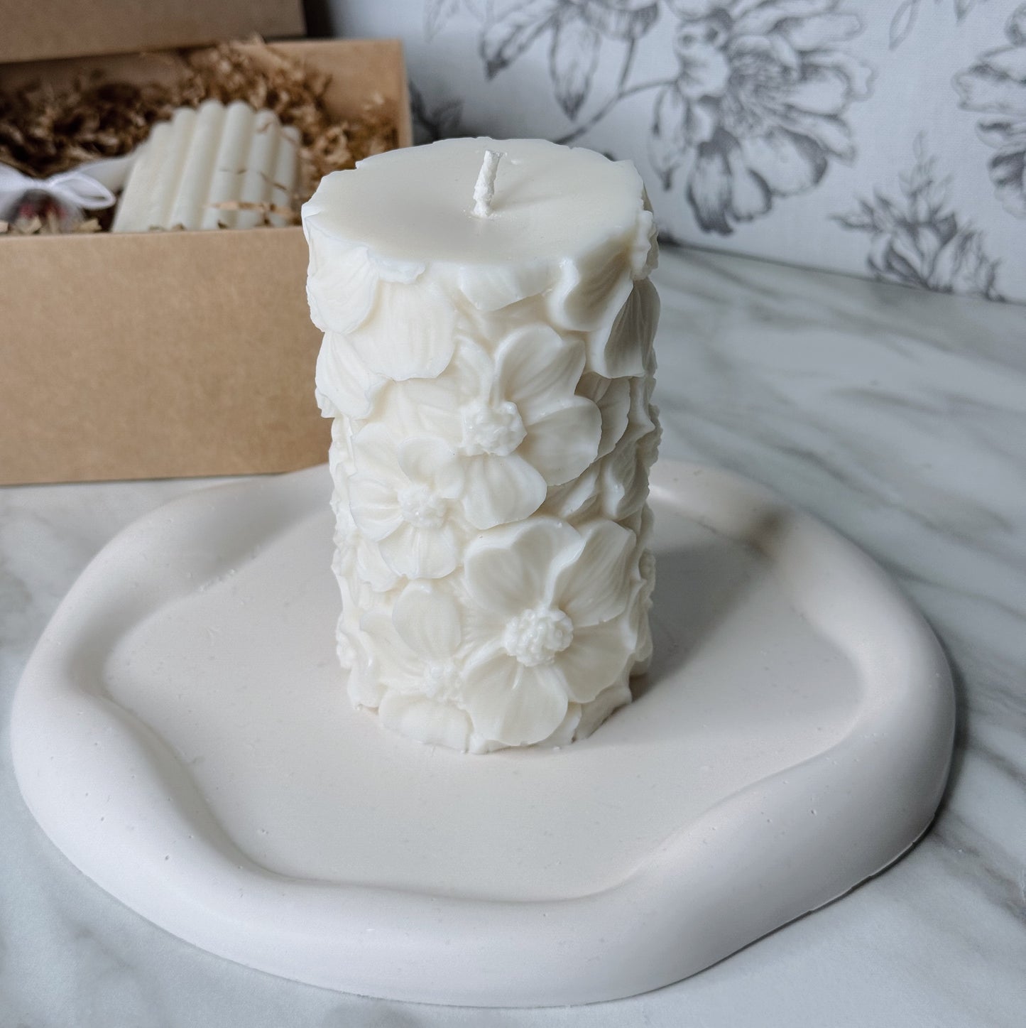 Flower pillar candle