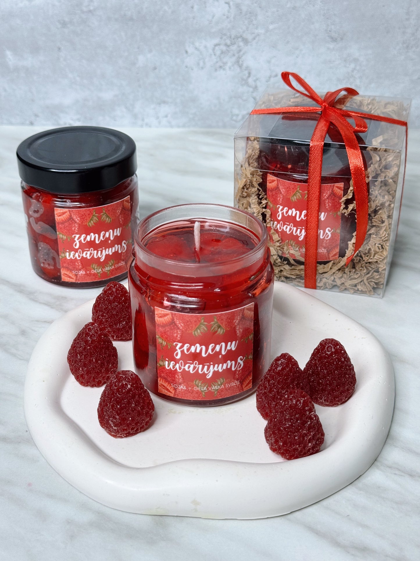 “Zemeņu ievārījums”, sojas + gēla vaska svece