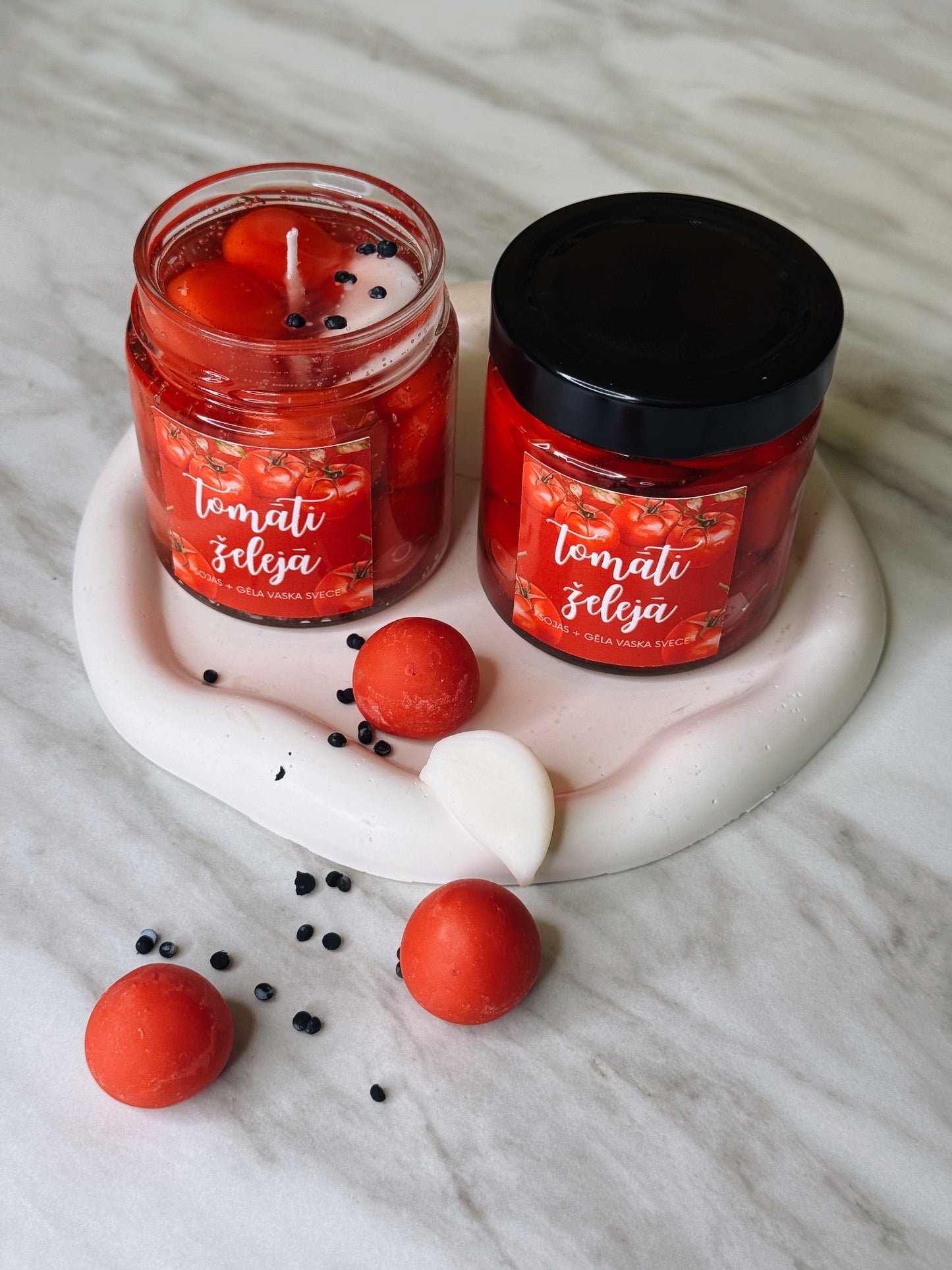 “Tomāti želejā”, sojas + gēla vaska svece