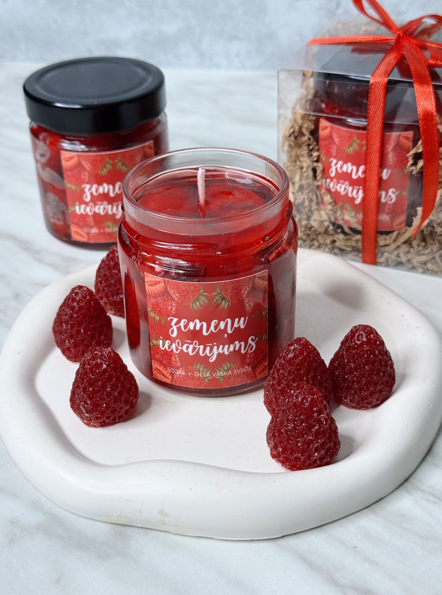 “Zemeņu ievārījums”, sojas + gēla vaska svece