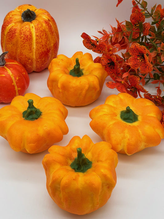 Rapšu vaska svece “Ķirbis”