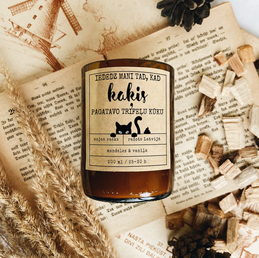 "Cat Truffle Cake" soy wax candle