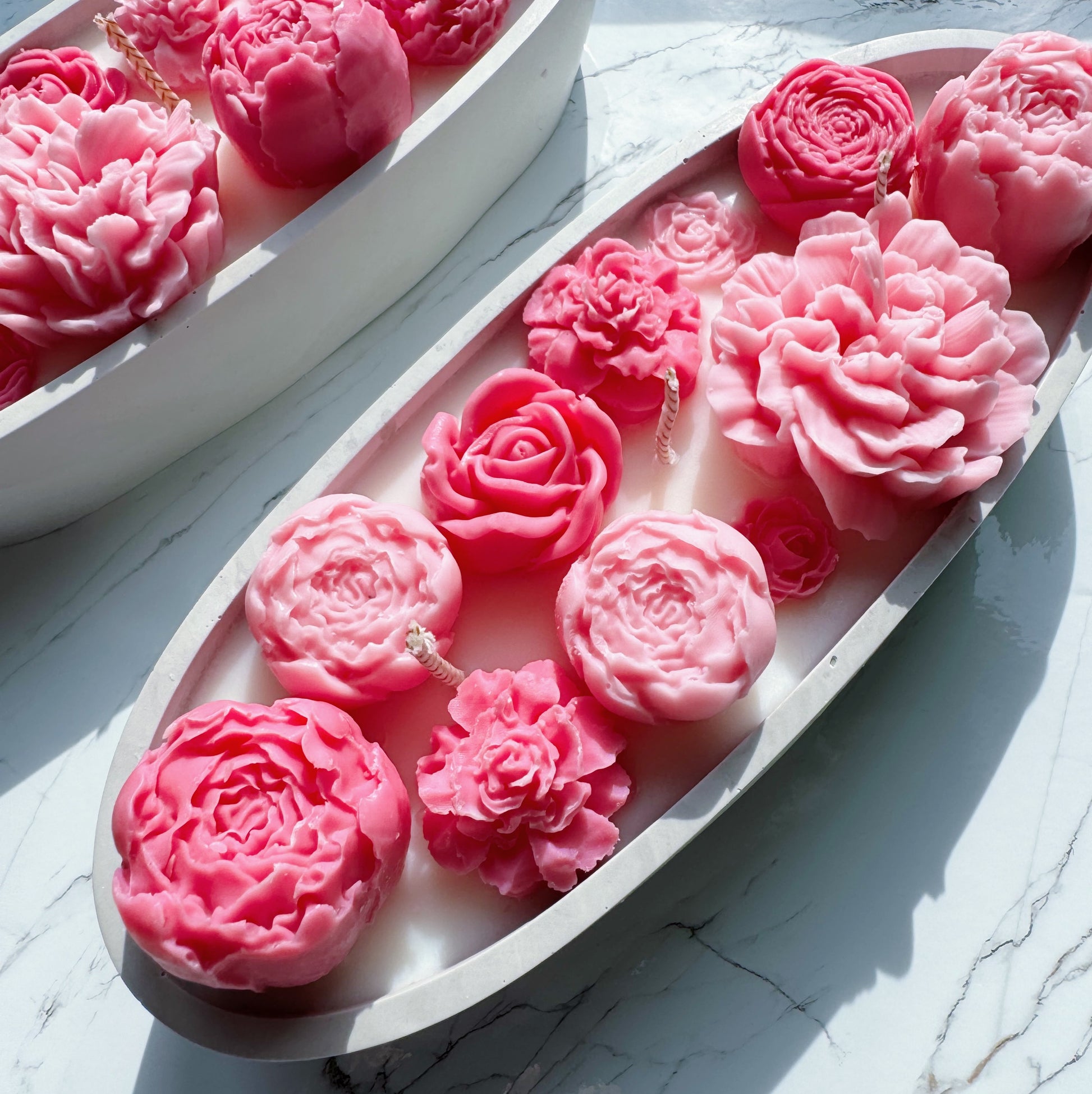 laivu sojas vaska svece ar roza ziediem