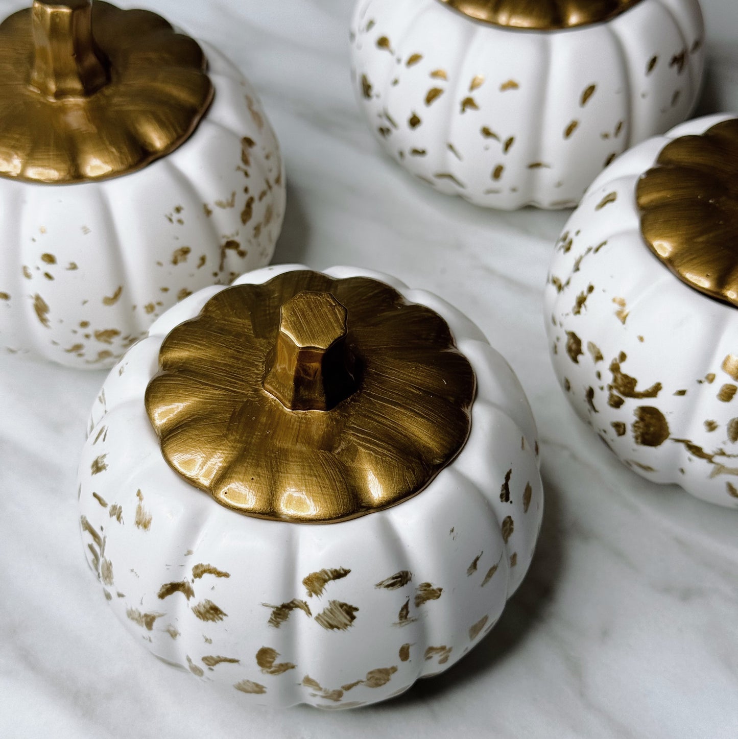 sojas vaska svece zelta kirbis