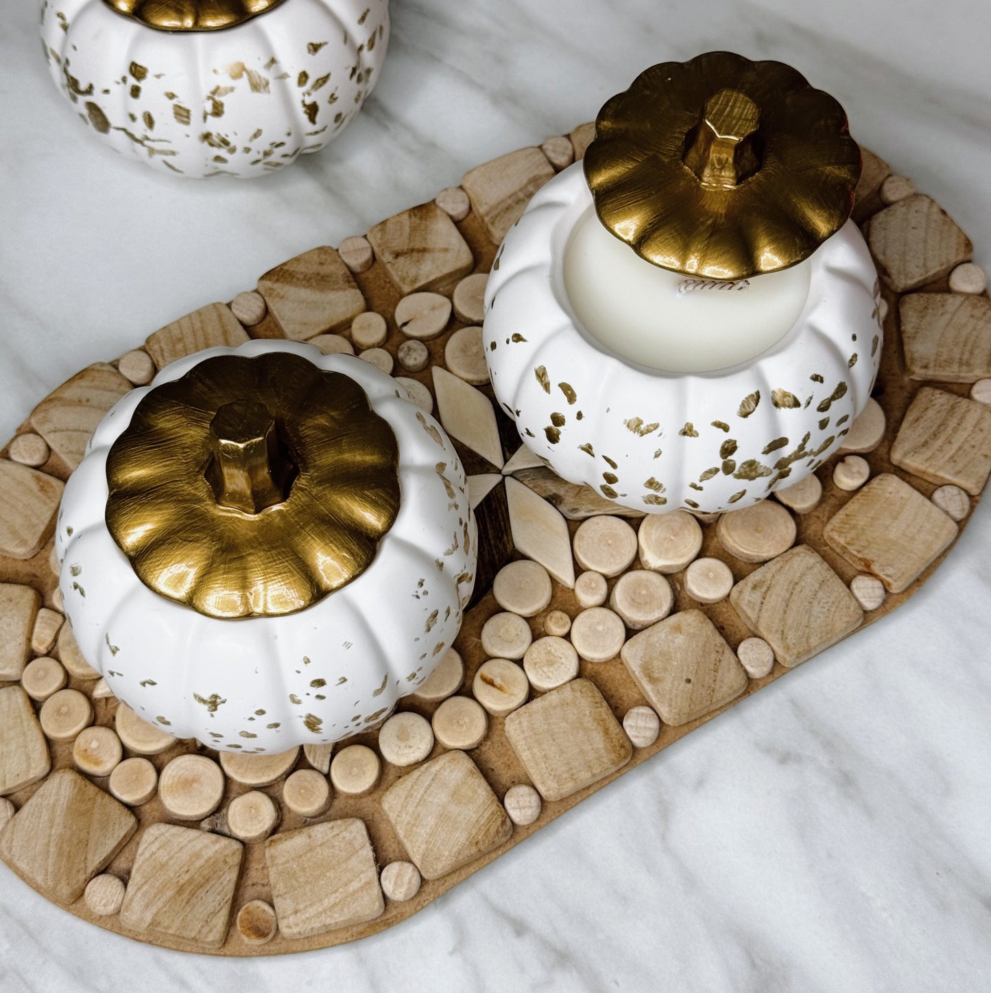 sojas vaska svece zelta kirbis