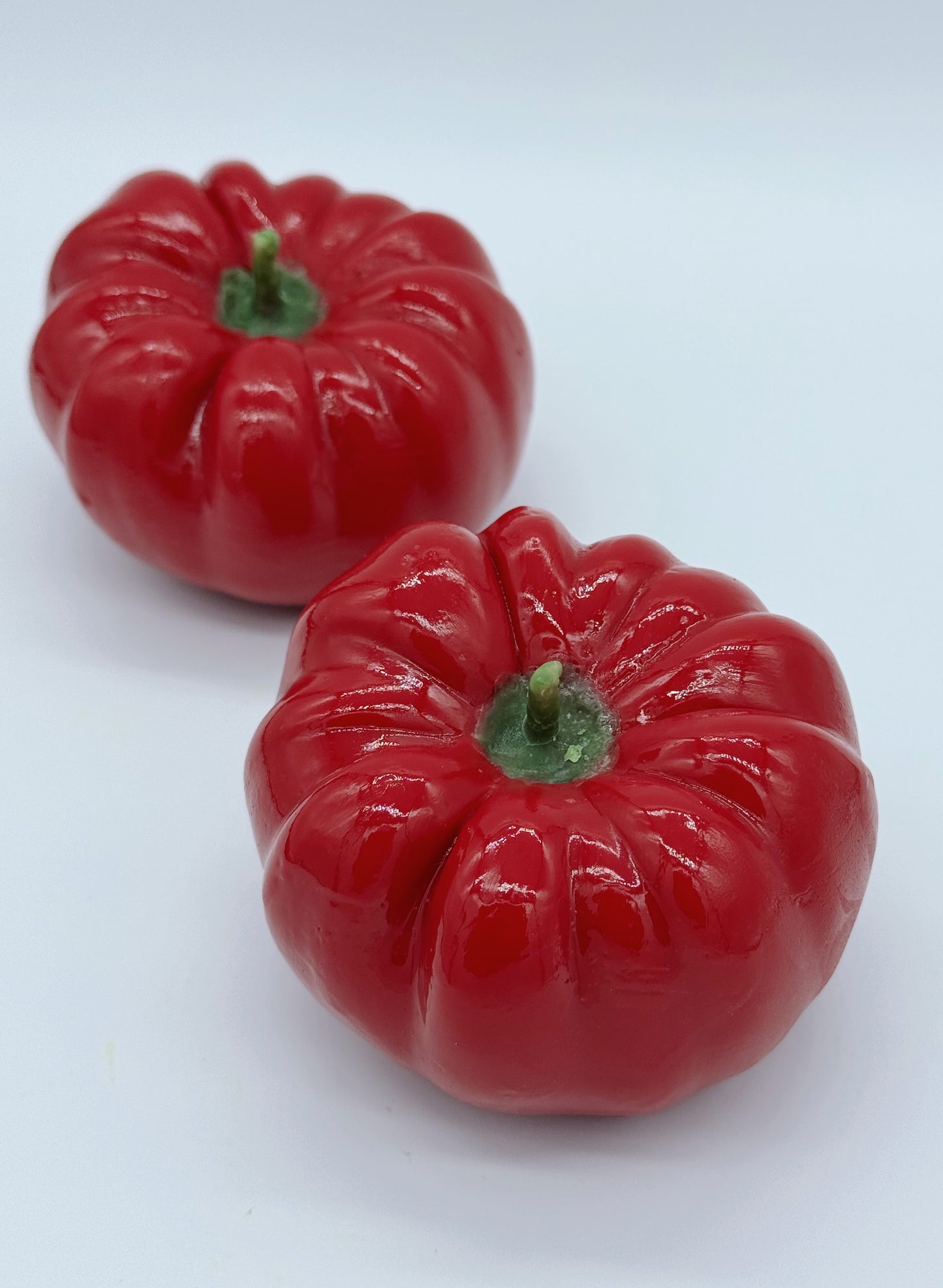 Rapšu vaska svece “Tomāts”